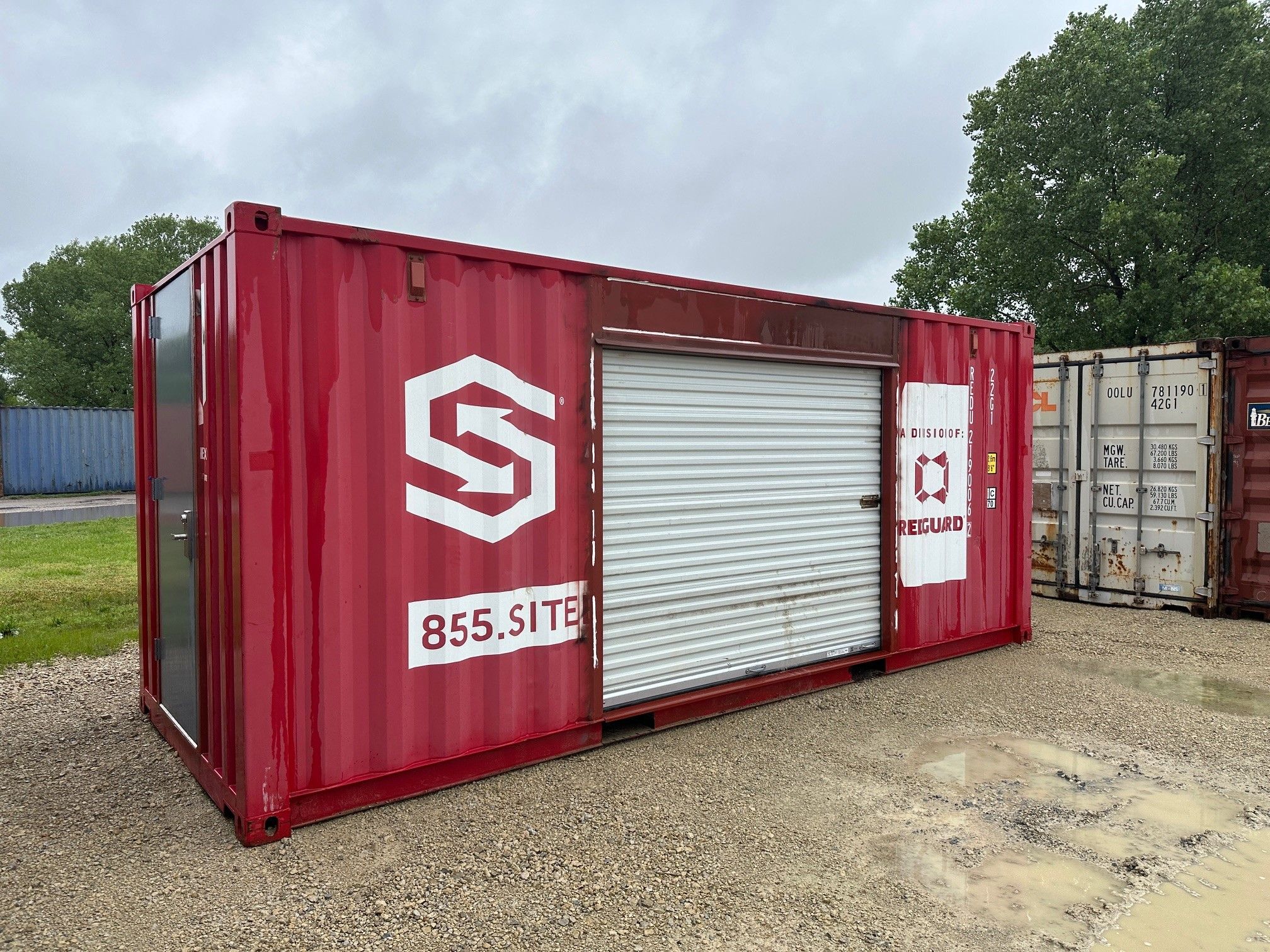 Storage containers in UAE - container office rental and secure storage unit rental