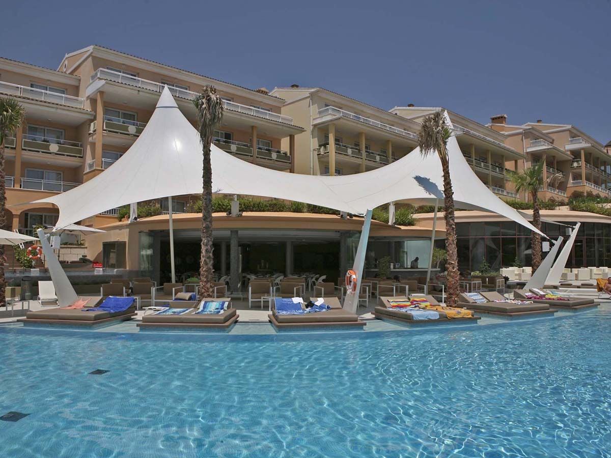 Swimming pool tensile shades UAE - tensile fabric shade structure for swimming pools and aquatic centres in Dubai